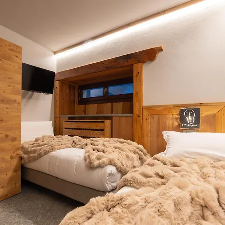 Maisons Grandes Murailles-luxury * Valtournenche