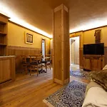 Apartment Maisons Grandes Murailles-Luxury Apartments Valtournenche