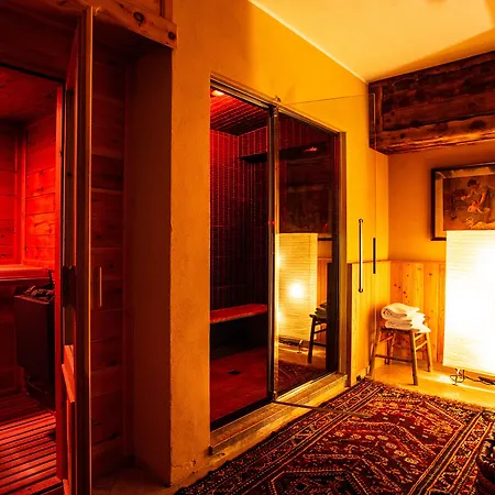 Maisons Grandes Murailles * 발토우르넨체