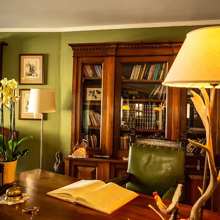 Maisons Grandes Murailles * 발토우르넨체