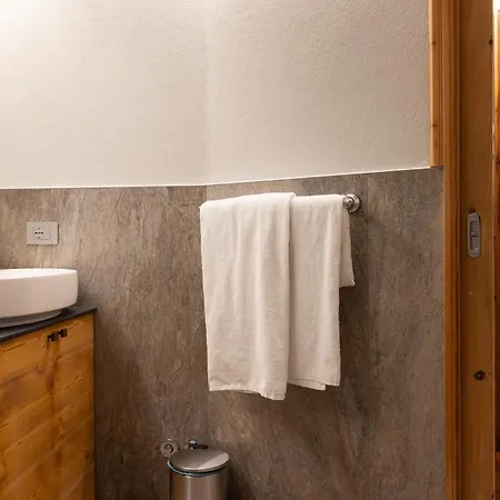 Maisons Grandes Murailles Valtournenche